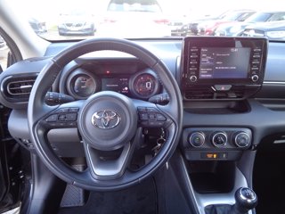 TOYOTA Yaris 1.0 active