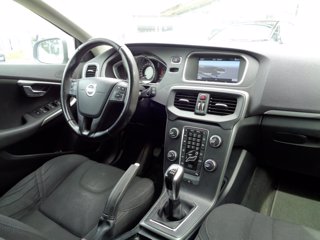 VOLVO V40 1.6 d2 kinetic